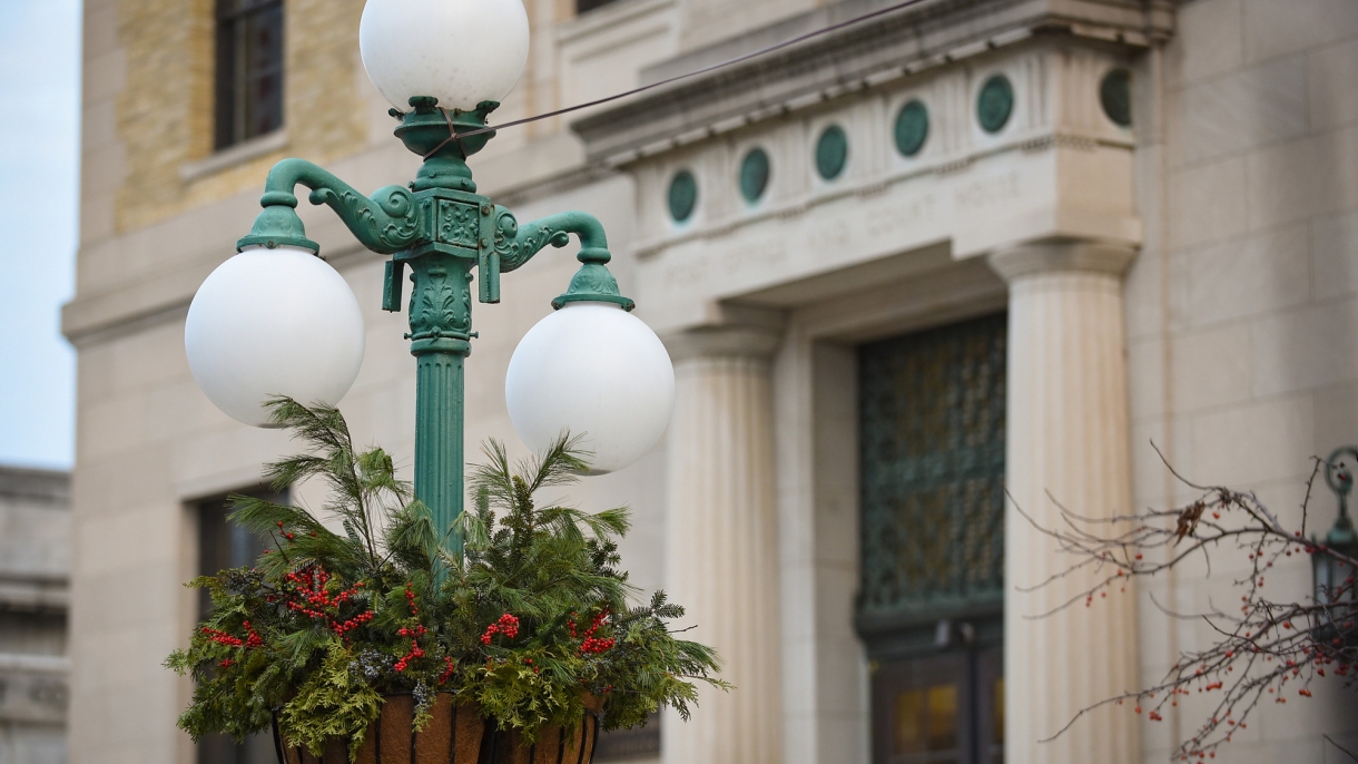 Lamp post in downtown Lewisburg