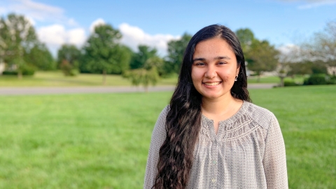 Jasmine Minhas &#039;22 smiles for the camera