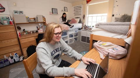 Students in Bucknell freshman dorm in Swartz hall.