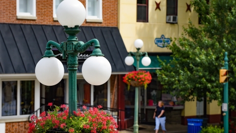 Downtown Lewisburg lamp posts