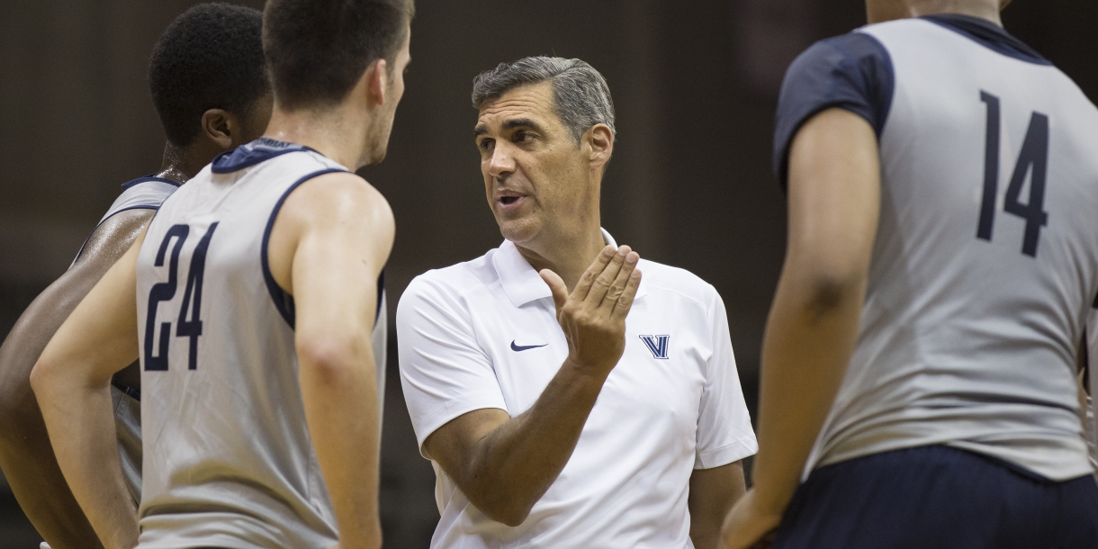 Jay Wright &#039;83 talks to Villanova student-athletes. 