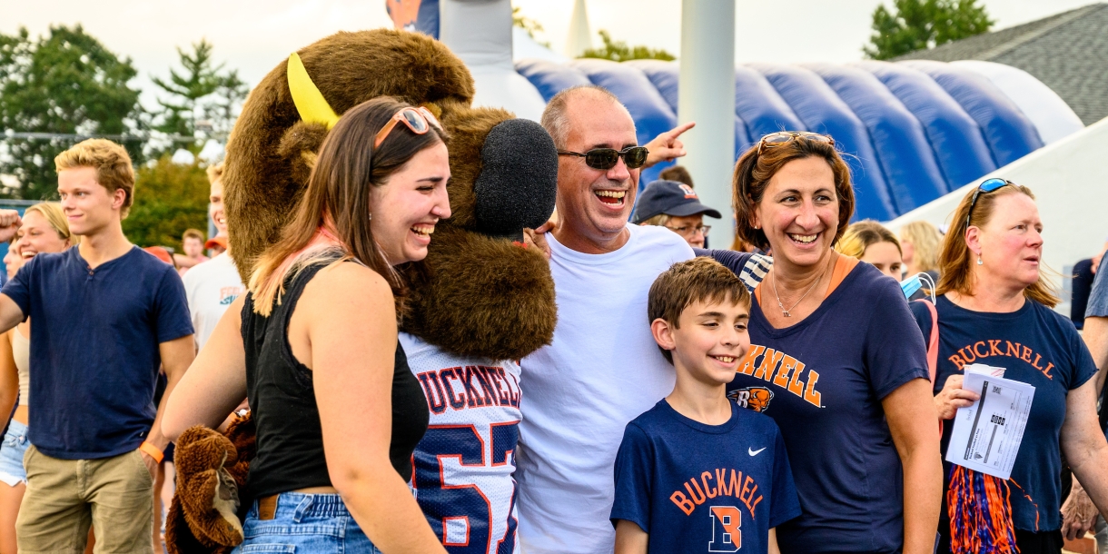 A Bucknell Family stands with Bucky