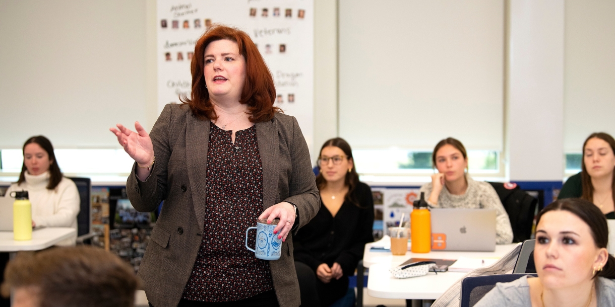 Professor Melissa Intindola teaches management class