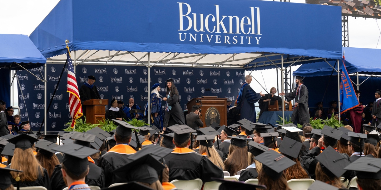 25Commencement003