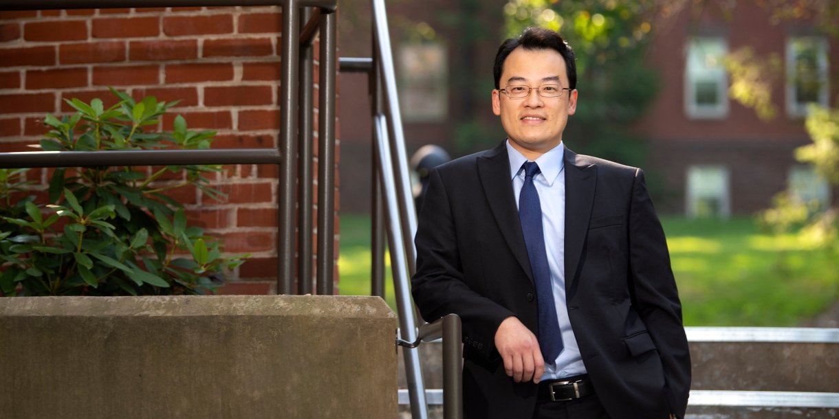 Portrait of professor Jimmy Chen