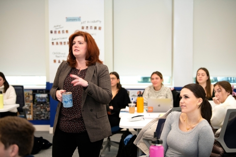 Professor Melissa Intindola teaches a Management 101 class.