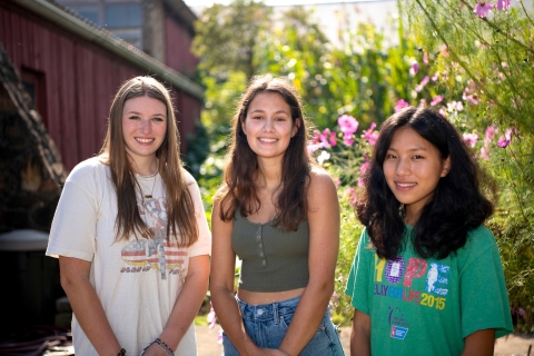 Natalie Ring '22, Anna Brown '25 and Kaitlyn Segreti '25