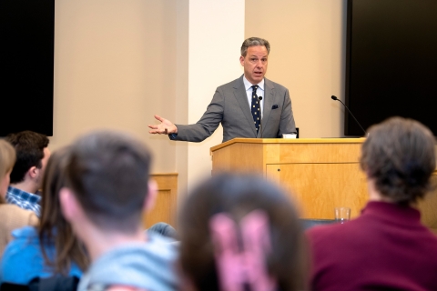 Jake Tapper speaks to audience of Bucknell students.