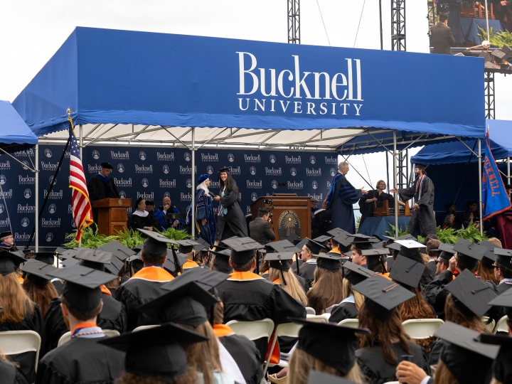 25Commencement003