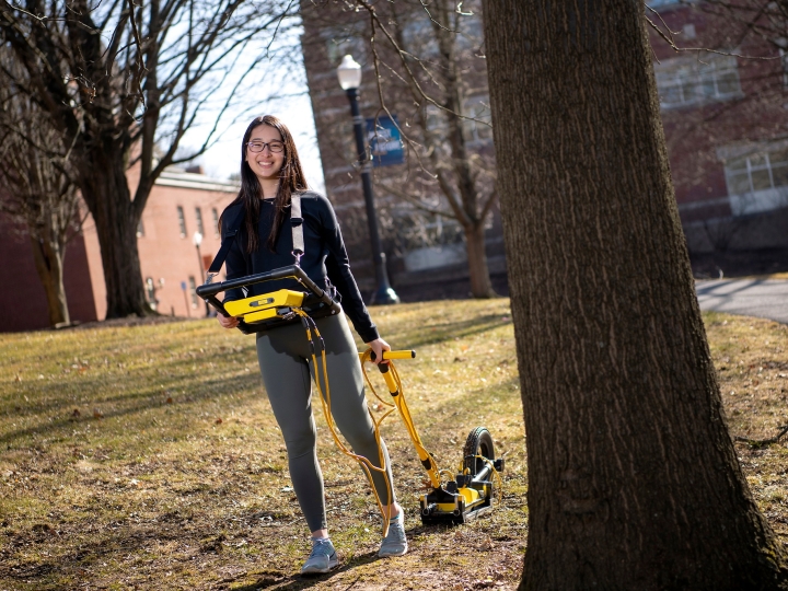 Jordan Isaacs &#039;23 uses ground-penetrating radar machine