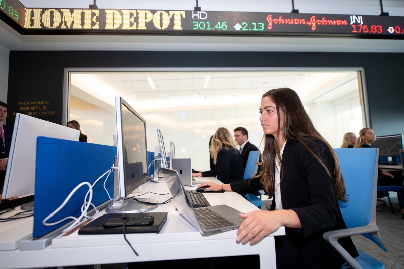 Student in the SMIF Lab in Holmes Hall