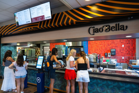 Students form a line at Ciao Bella, the Italian eatery on campus