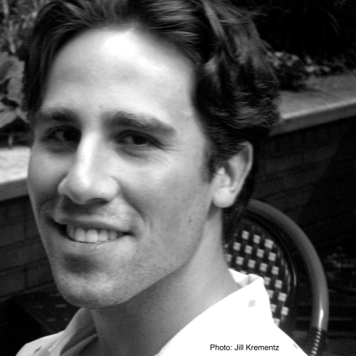 Head shot of Andres Vaamonde