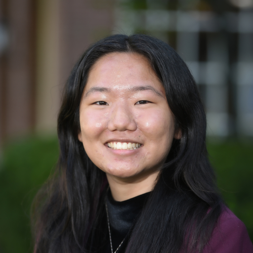 Portrait of Amanda Lay ‘28