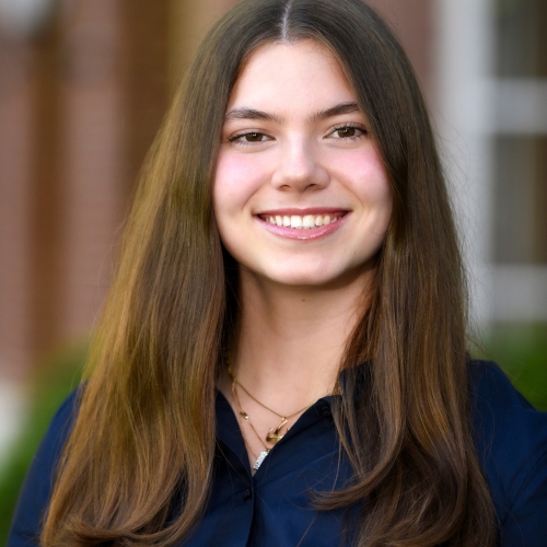 Julia Reynolds '25